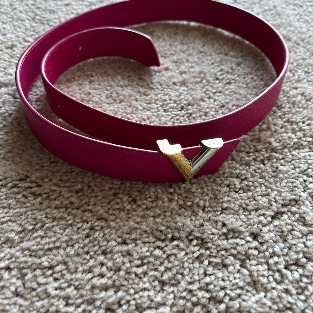 Louis Vuitton Pink Belt With Dustbag. Size 90.